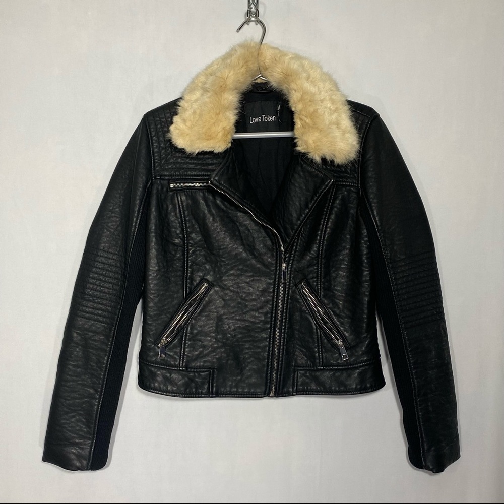 Black Faux Leather Jacket. Removable faux fur collar.  Size L.